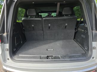 Used 2022 Jeep Wagoneer Series III w/ Premium Group I AWD/4WD video 4