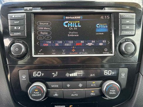 Used 2020 Nissan Rogue SL image 18