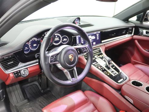 Used 2019 Porsche Panamera 4 image 20