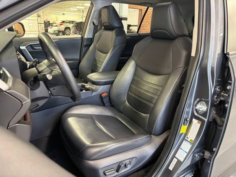 Used 2019 Toyota RAV4 Limited w/ Carpet Mat Package AWD/4WD image 14