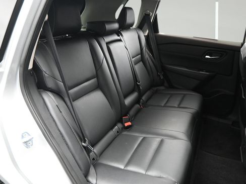 Used 2022 Nissan Rogue SL FWD image 13