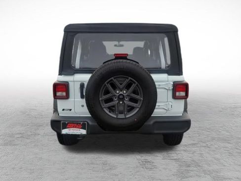 Used 2022 Jeep Wrangler Unlimited Sport AWD/4WD image 6