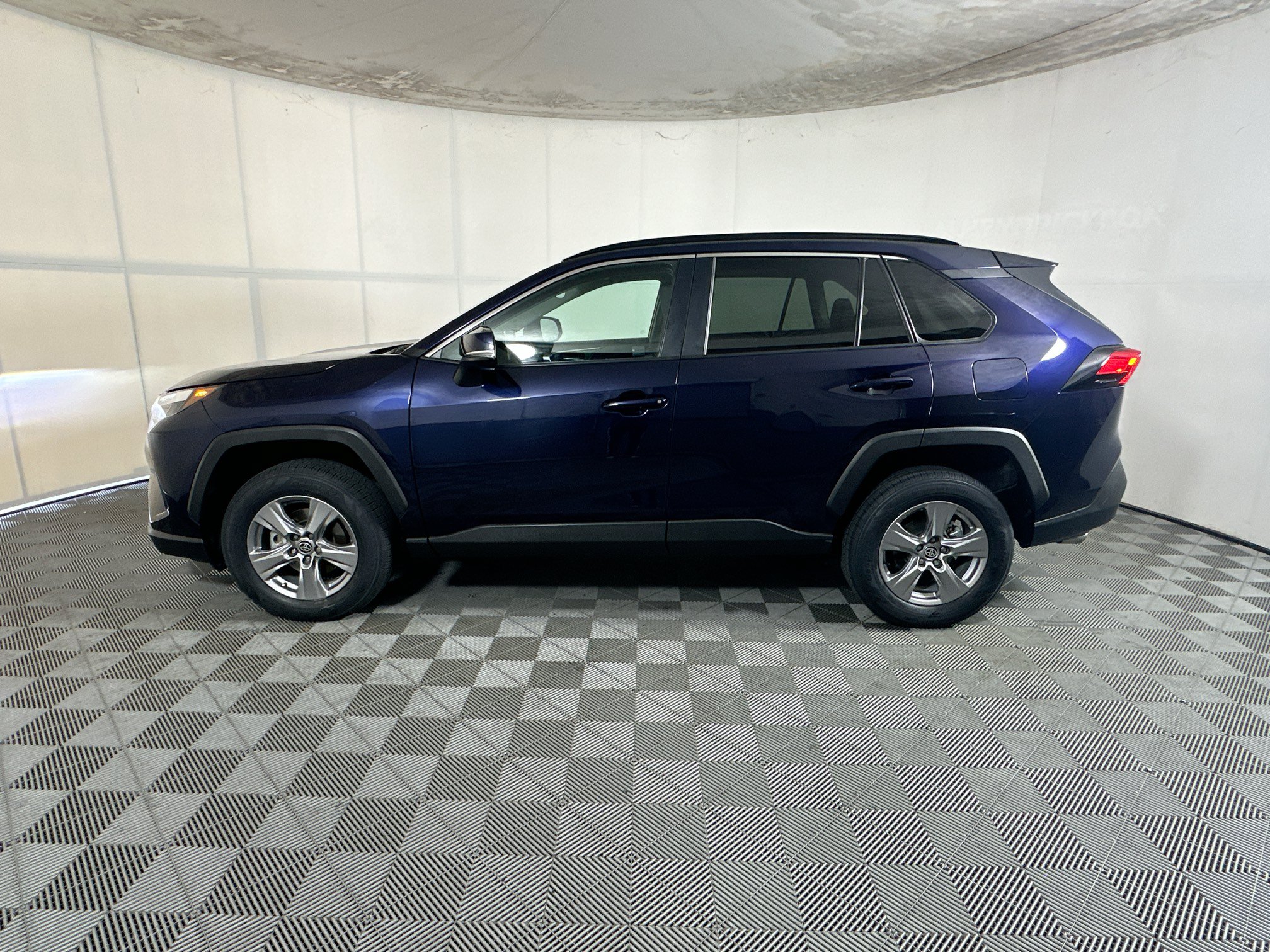 Used 2023 Toyota RAV4 XLE w/ Convenience Package FWD image 6