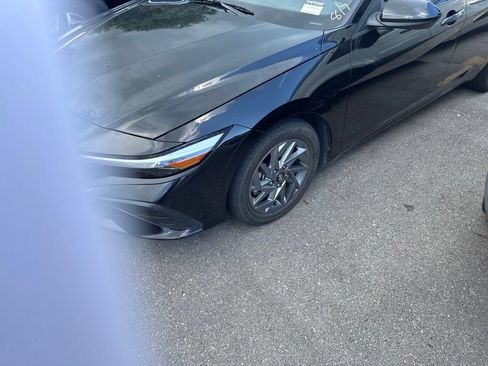 Used 2024 Hyundai Elantra SEL FWD image 7