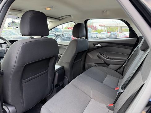 Used 2017 Ford Focus SE FWD image 14
