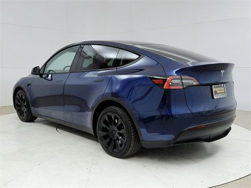 Used 2021 Tesla Model Y Long Range image 5
