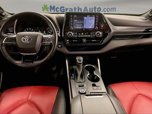 Used 2021 Toyota Highlander XSE AWD/4WD image 21