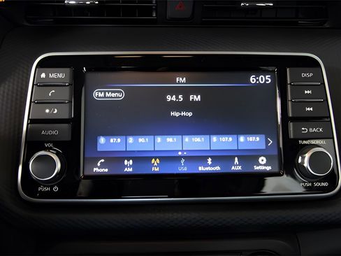 Used 2024 Nissan Kicks S image 23