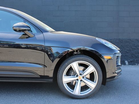 New 2025 Porsche Macan image 11