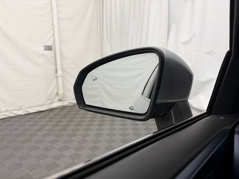 Used 2023 Volkswagen Taos SE w/ Black Wheel Package image 15