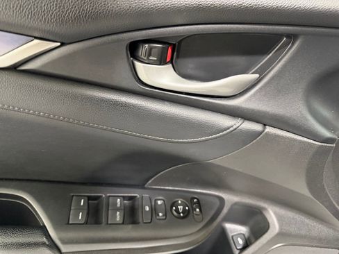 Used 2017 Honda Civic Touring image 9