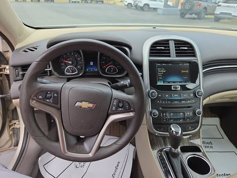 Used 2015 Chevrolet Malibu LT w/ Power Convenience Package FWD image 10