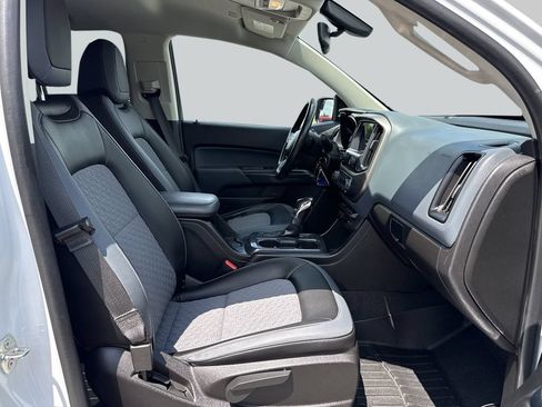 Used 2022 Chevrolet Colorado Z71 AWD/4WD image 28