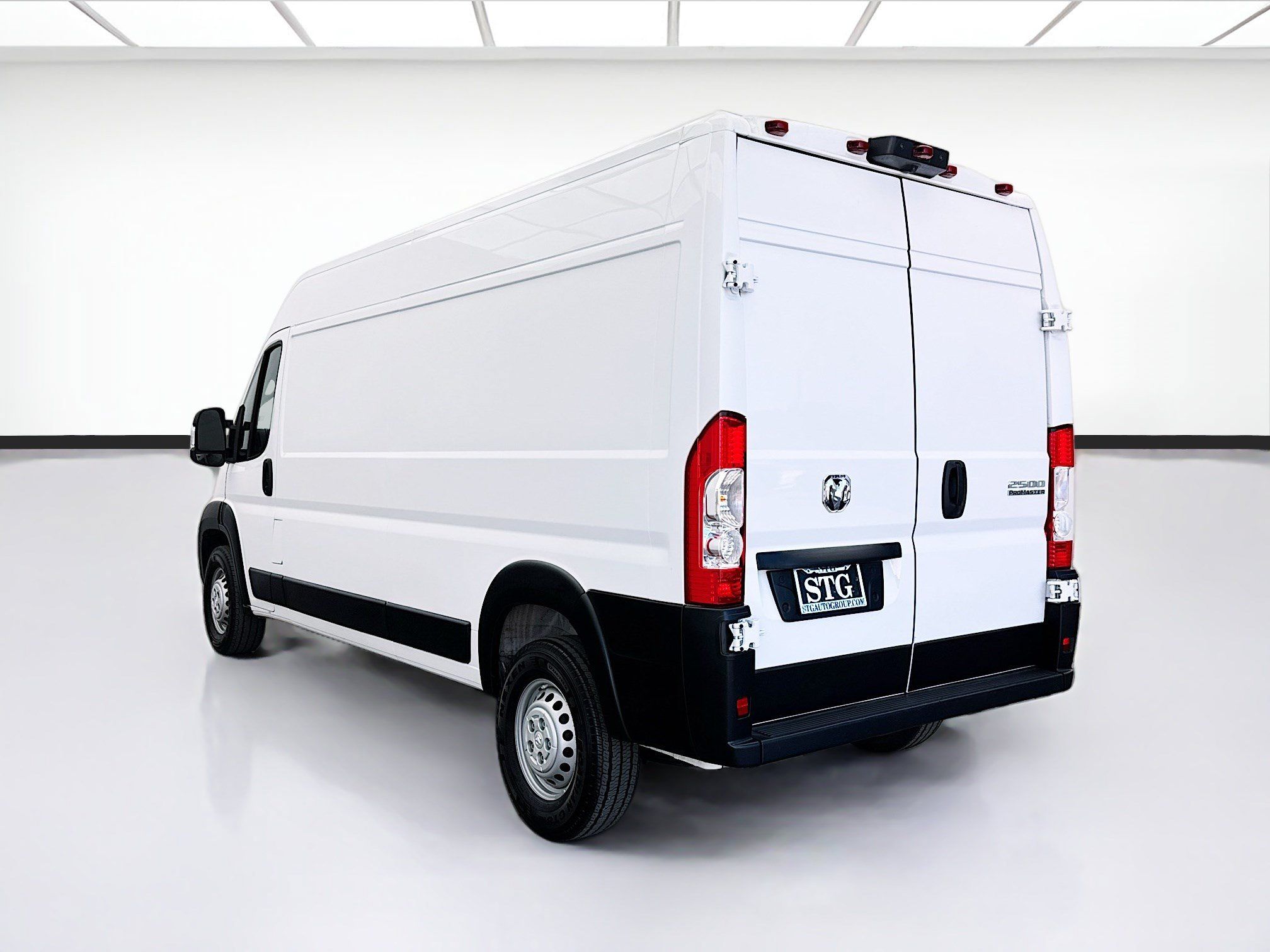 Used 2025 RAM ProMaster 2500 w/ Convenience Group FWD image 6