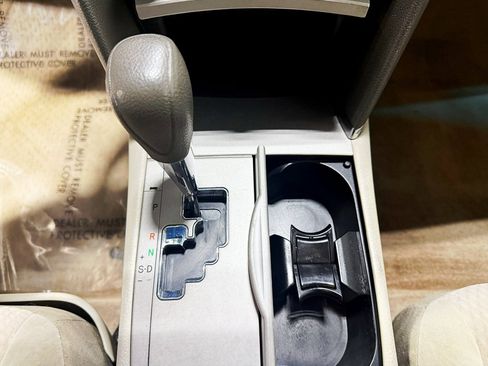 Used 2011 Toyota Camry LE image 16