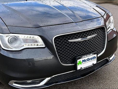 Used 2016 Chrysler 300 Limited w/ Driver Convenience Group image 27