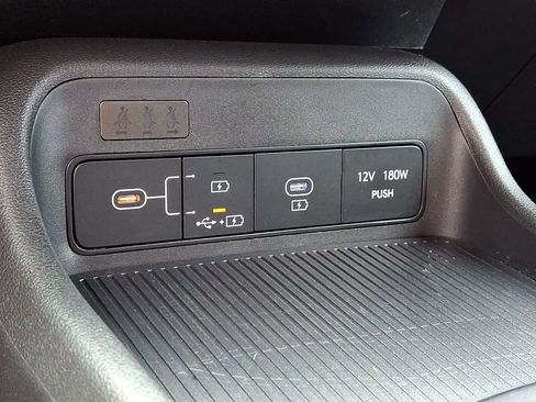 Used 2025 Hyundai Kona SEL AWD/4WD image 25