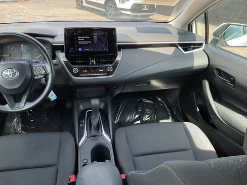 Used 2025 Toyota Corolla LE FWD image 15