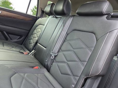 Used 2025 Volkswagen Atlas SE AWD/4WD image 23