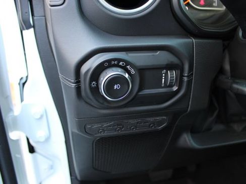 New 2026 Jeep Wrangler Unlimited Sahara AWD/4WD image 19