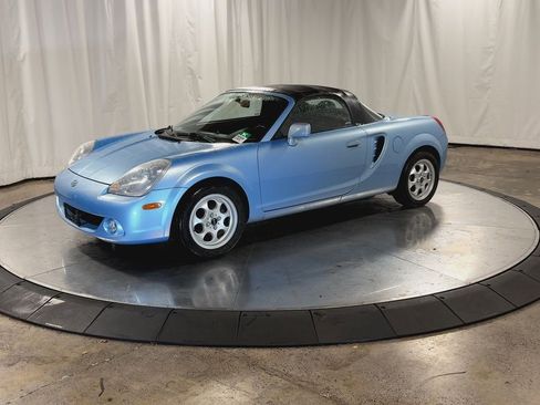 Used 2003 Toyota MR2 image 5