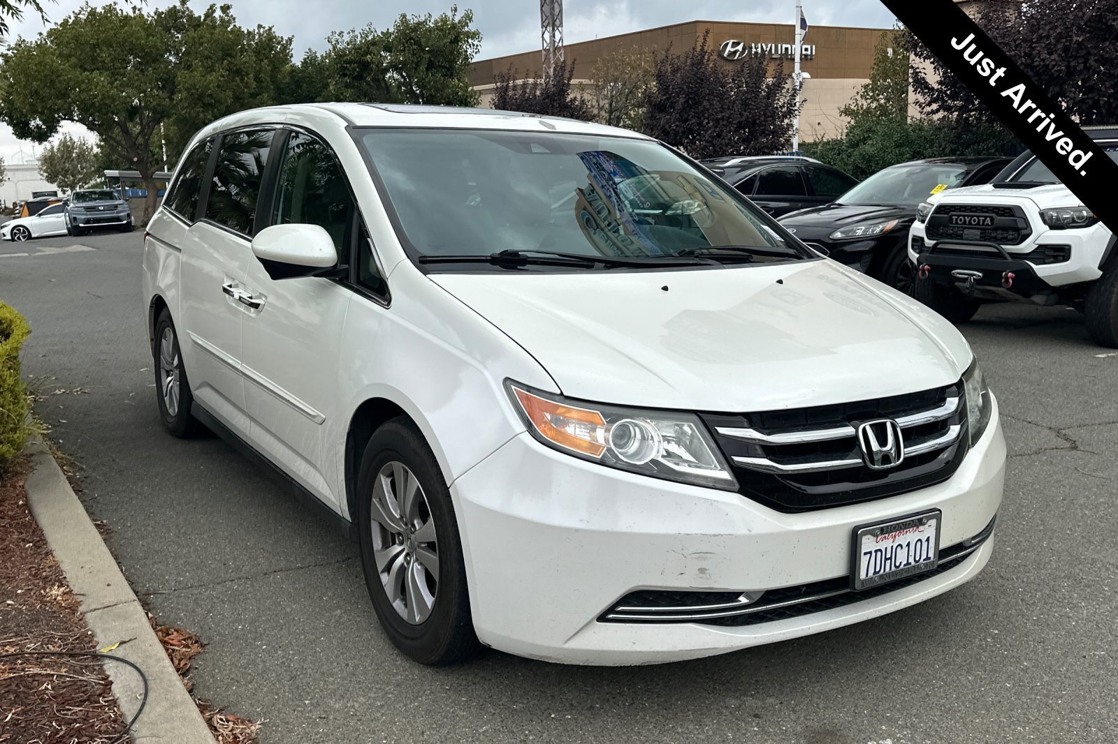 Used 2014 Honda Odyssey EX-L image 1