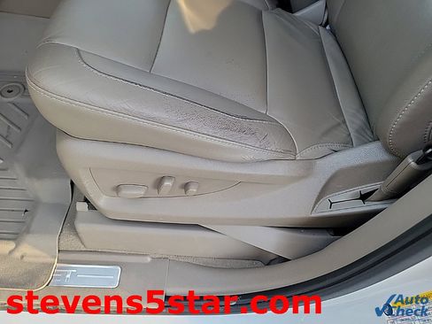 Used 2020 Chevrolet Suburban LT image 14