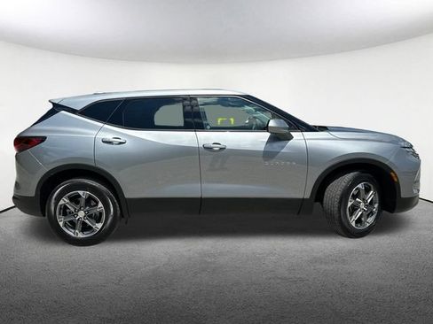 Certified 2025 Chevrolet Blazer LT AWD/4WD image 16