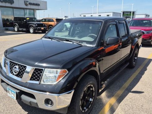 Used 2008 Nissan Frontier SE w/ SE Value Truck Pkg AWD/4WD image 4