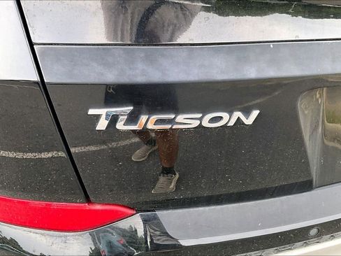 Used 2018 Hyundai Tucson Value w/ Cargo Package FWD image 22