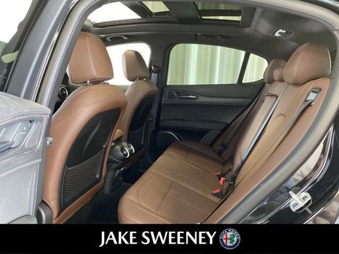 Used 2023 Alfa Romeo Stelvio Ti image 6