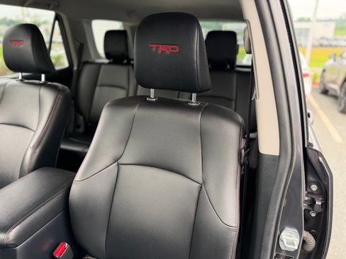 Used 2020 Toyota 4Runner Venture AWD/4WD image 11