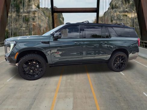New 2026 GMC Yukon XL AT4 Ultimate AWD/4WD image 4