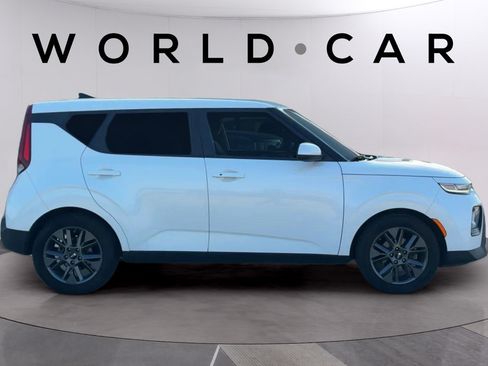 Used 2020 Kia Soul EX FWD image 2