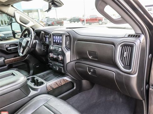 Used 2022 GMC Sierra 2500 Denali w/ Technology Package image 16