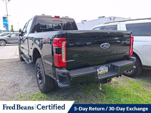 Used 2023 Ford F250 Lariat w/ Lariat Ultimate Package AWD/4WD image 7
