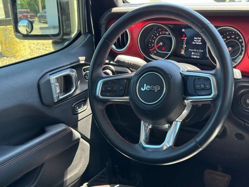 Used 2021 Jeep Wrangler Unlimited Rubicon w/ Dual Top Group AWD/4WD image 14