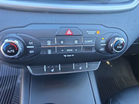 Used 2017 Kia Sorento LX w/ LX Convenience Package image 17