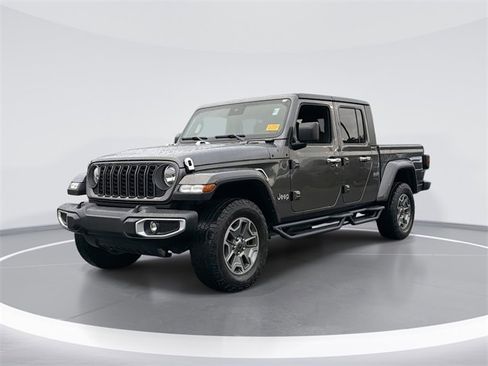 Used 2024 Jeep Gladiator Sport image 1