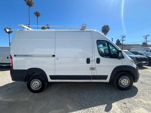 Used 2024 RAM ProMaster 2500 FWD image 4