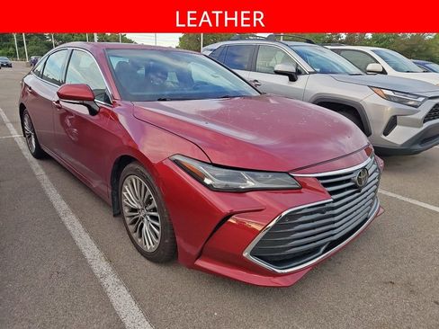 Used 2019 Toyota Avalon Limited w/ Advanced Safety Package FWD image 3