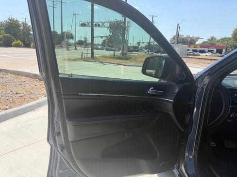 Used 2021 Jeep Grand Cherokee Limited w/ Quick Order Package 28K 80th AWD/4WD image 10