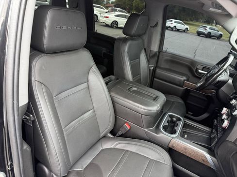 Used 2022 GMC Sierra 2500 Denali w/ Denali Black Diamond Edition AWD/4WD image 23