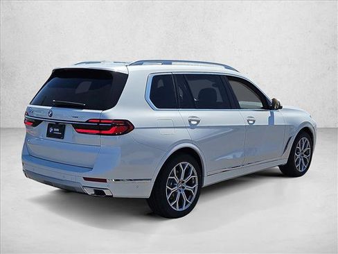 New 2027 BMW X7 xDrive40i w/ Premium Package AWD/4WD image 2