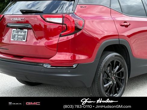 Used 2023 GMC Terrain SLT w/ Infotainment Package II FWD image 15