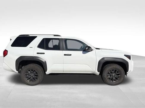 Used 2025 Toyota 4Runner SR5 AWD/4WD image 12