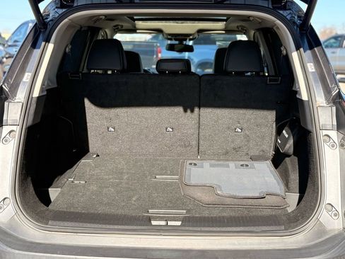 Used 2023 Nissan Rogue SL w/ SL Premium Package image 12