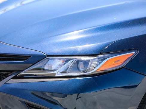 Used 2020 Toyota Camry SE w/ Carpet Mat Package FWD image 8