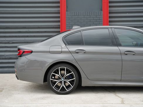 Used 2022 BMW 530i xDrive AWD/4WD image 4