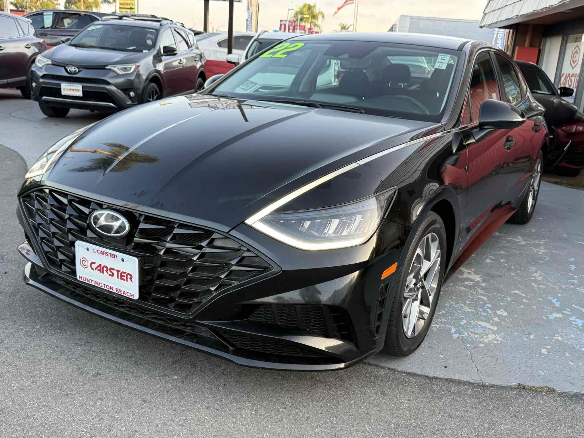 Used 2022 Hyundai Sonata SEL FWD image 2